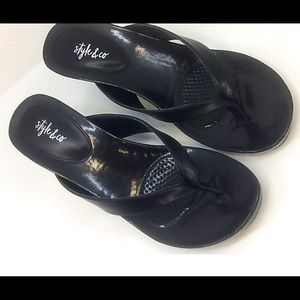 Style and Co. platform Flip Flops